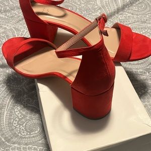 ❤️Red🍓 Red 🍎and more Red ❤️faux suede block low heel ankle strap Sandal❤️